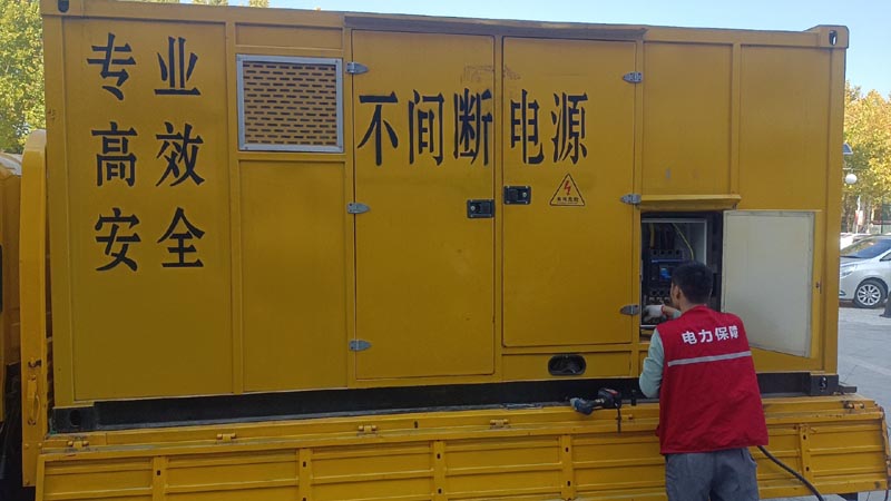 沧源柴油发电机组和UPS电源配合使用时，如何避免切换过程中的电力中断？